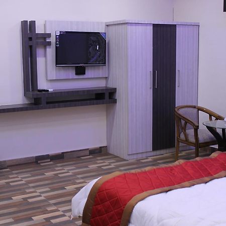 Kitchen Hut Hotel Nepalgunj Exterior foto