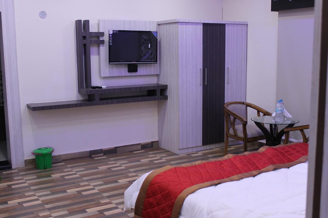 Kitchen Hut Hotel Nepalgunj Exterior foto